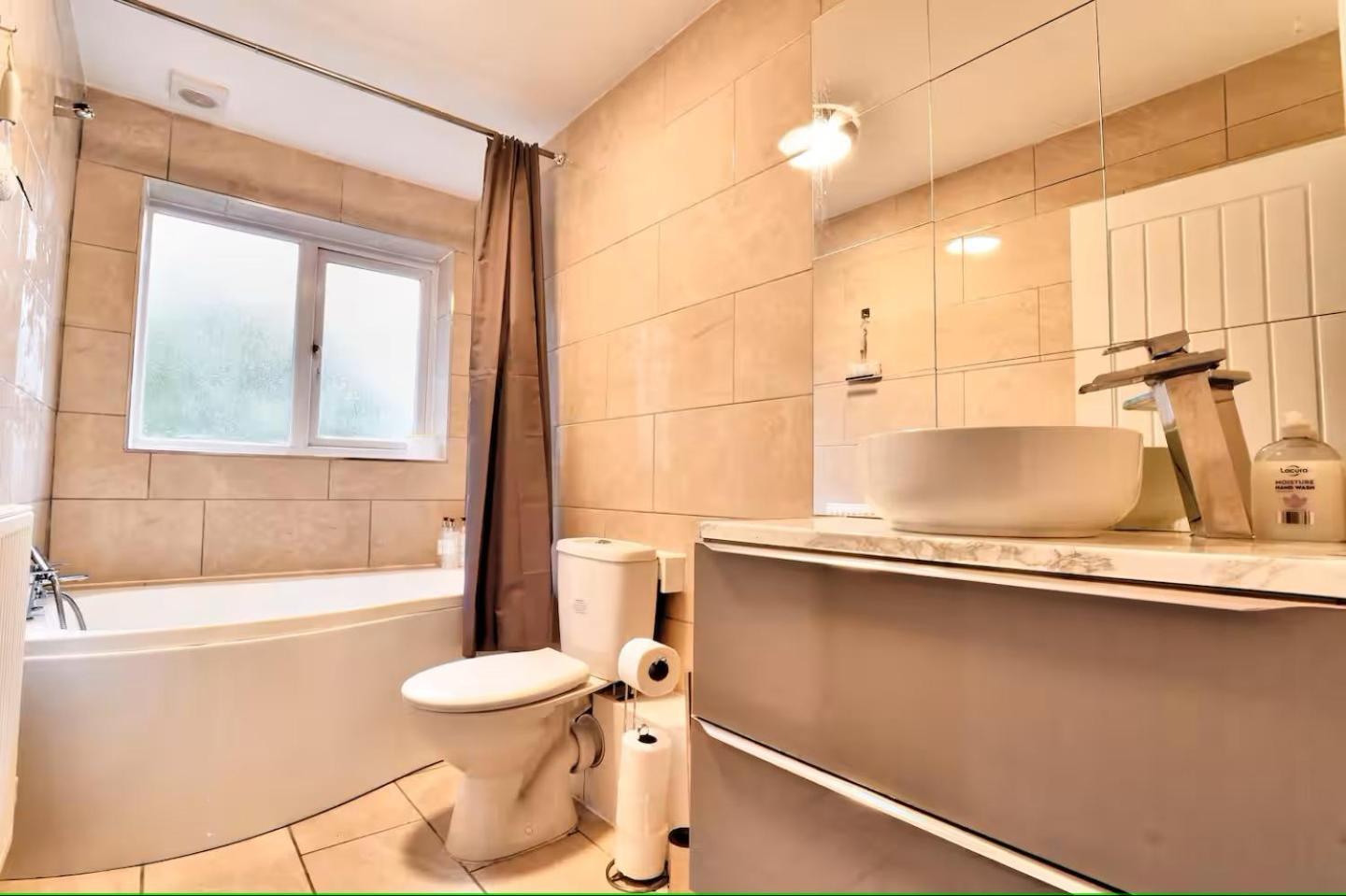 Amazing Beautiful King Size Bedroom 1 - Heybridge  Esterno foto